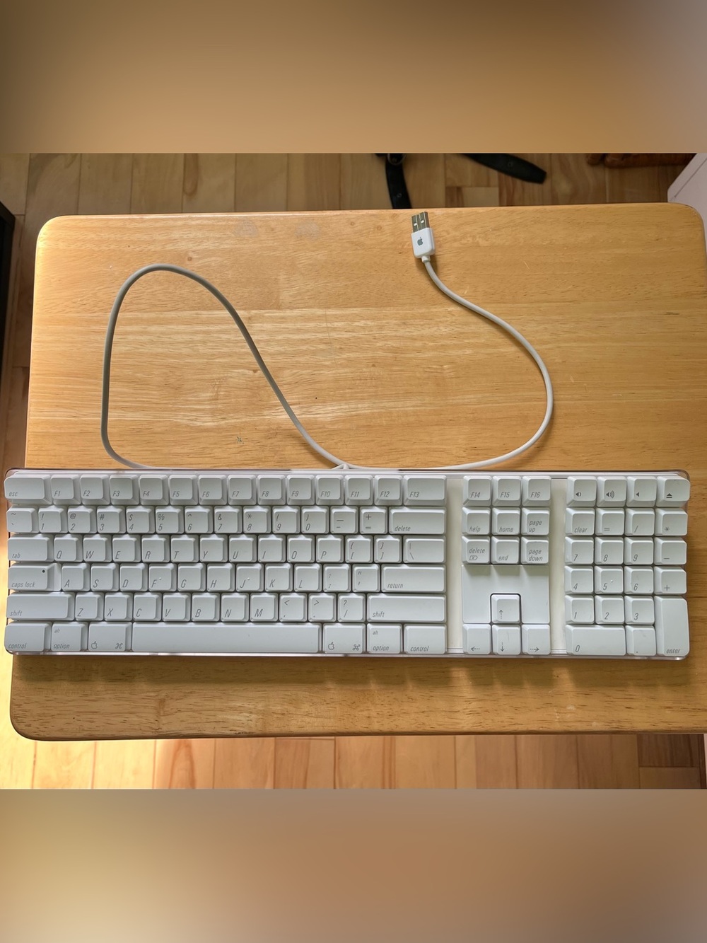 Apple A1048 Clicky Keyboard